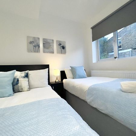 Charming 3-Bed Flat In Shepherds Bush - Sleeps 9 London Kültér fotó