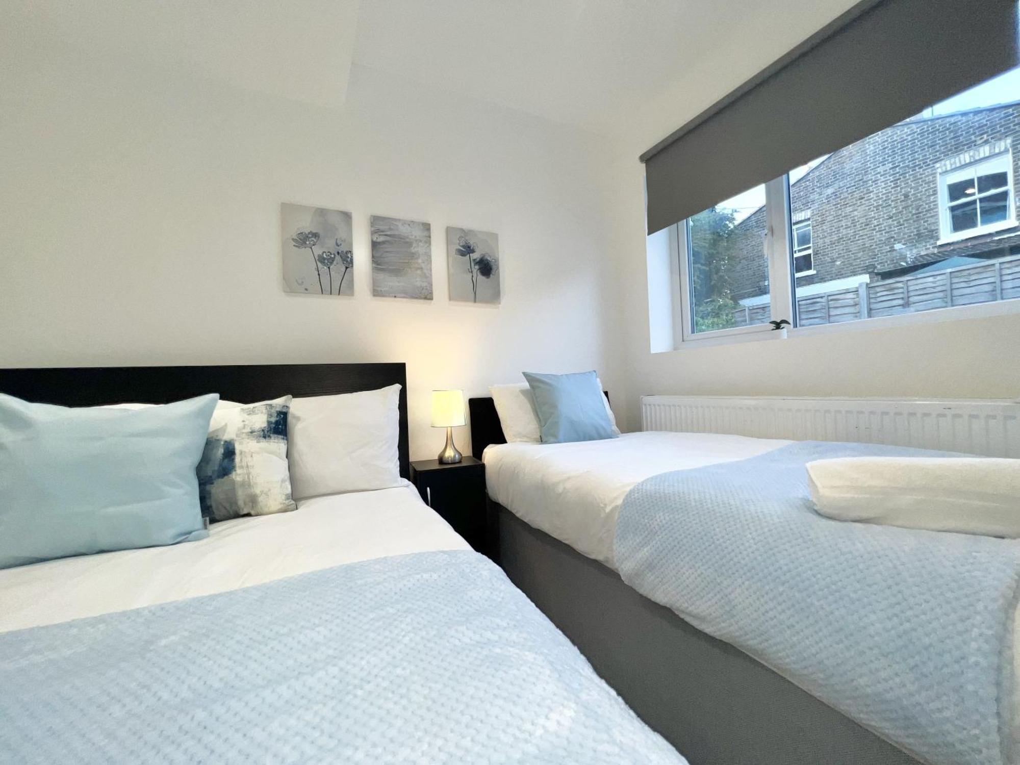 Charming 3-Bed Flat In Shepherds Bush - Sleeps 9 London Kültér fotó