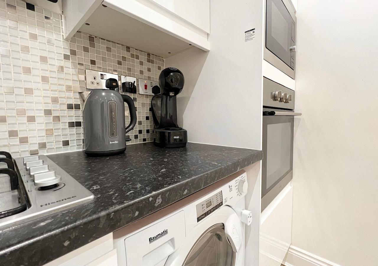 Charming 3-Bed Flat In Shepherds Bush - Sleeps 9 London Kültér fotó