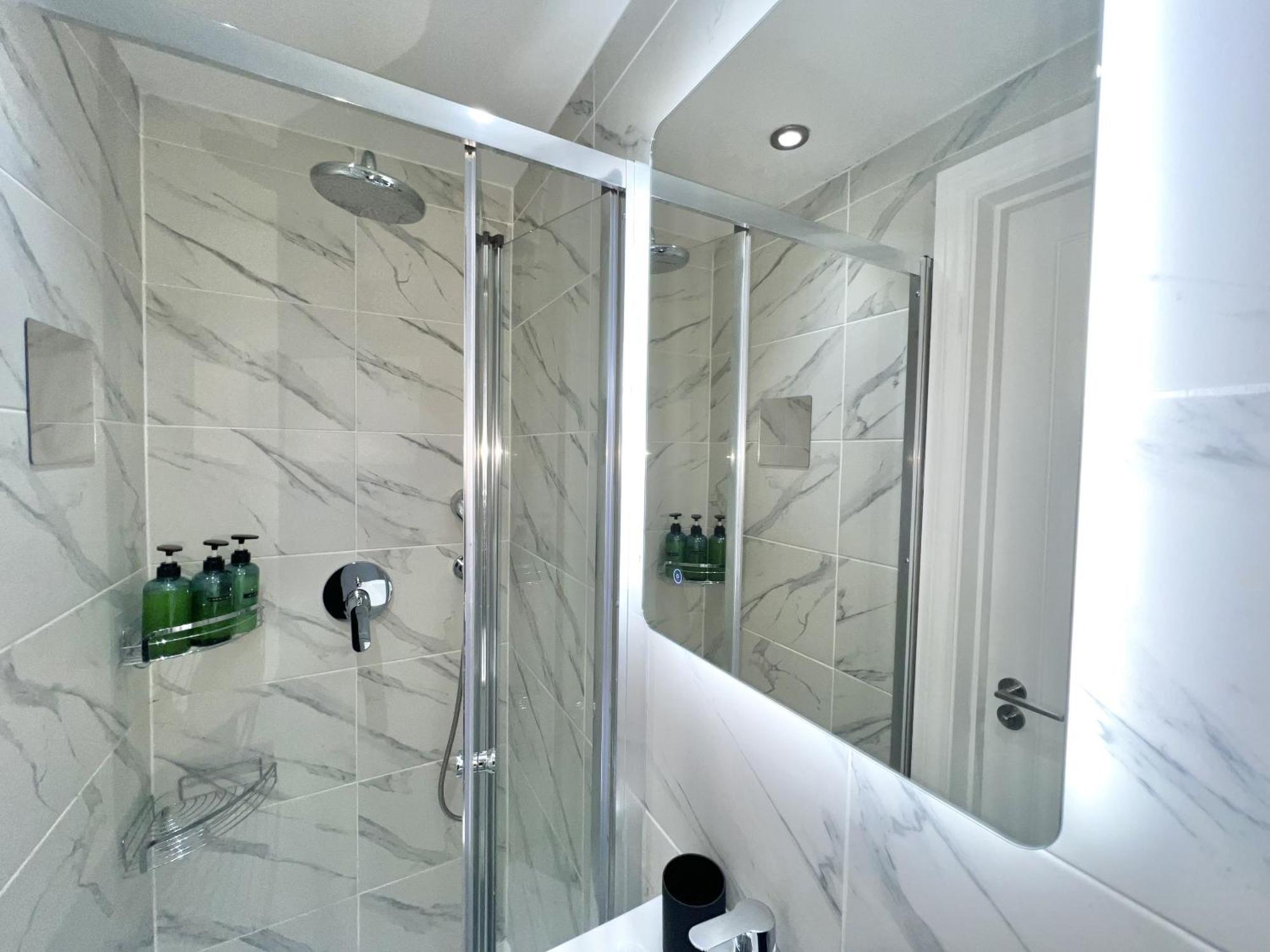 Charming 3-Bed Flat In Shepherds Bush - Sleeps 9 London Kültér fotó