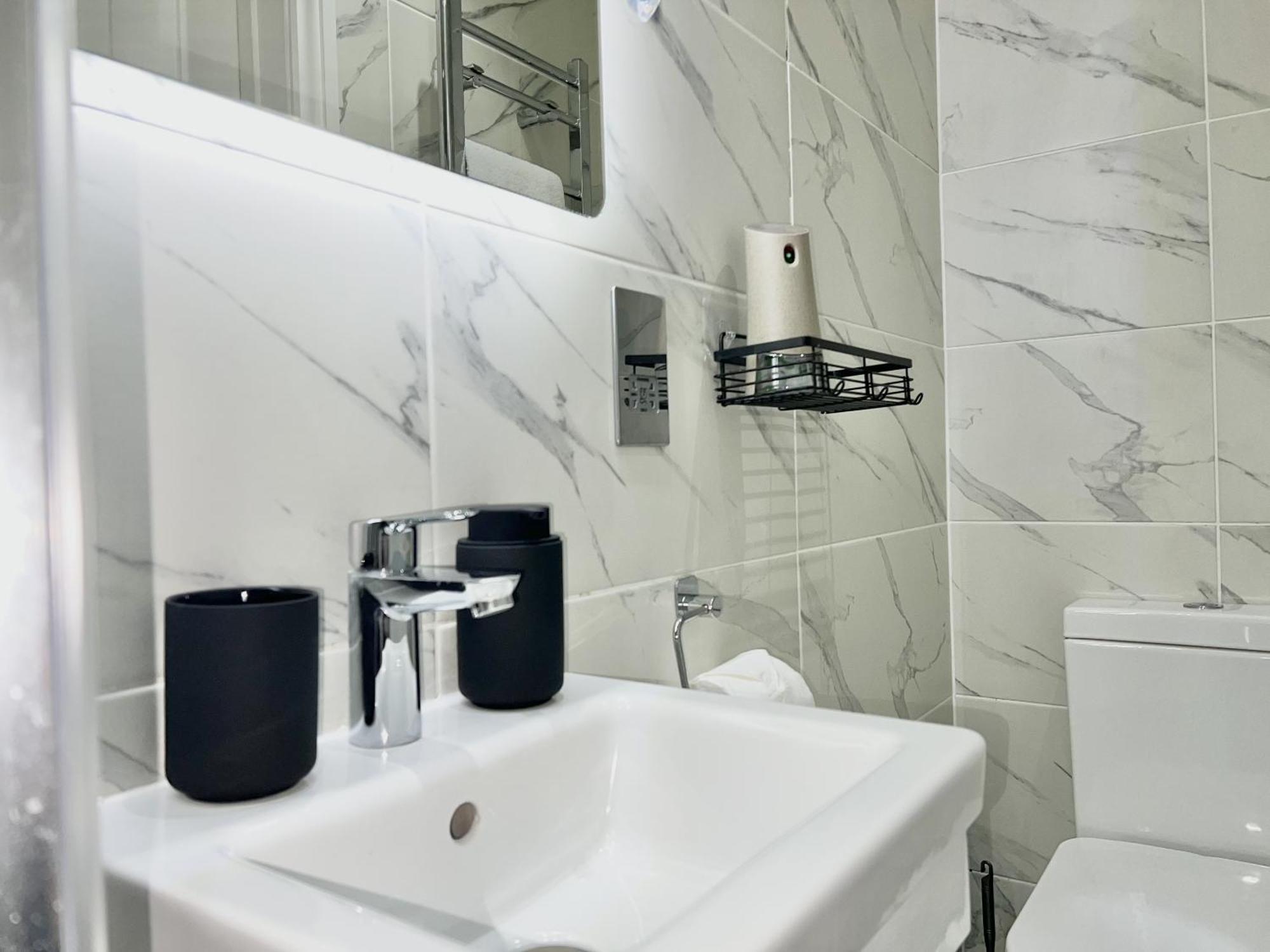 Charming 3-Bed Flat In Shepherds Bush - Sleeps 9 London Kültér fotó