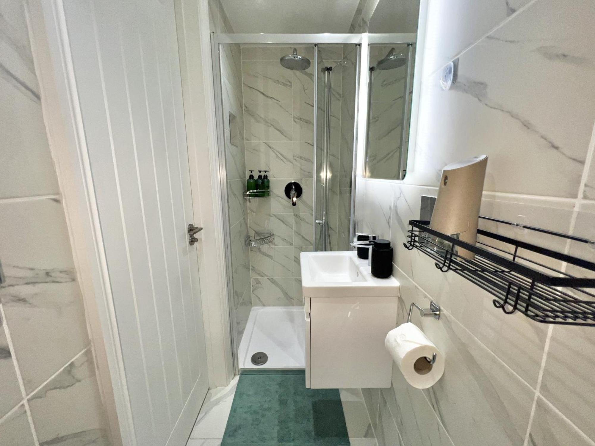 Charming 3-Bed Flat In Shepherds Bush - Sleeps 9 London Kültér fotó